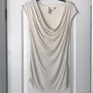 Form fitted but forgiving blouse